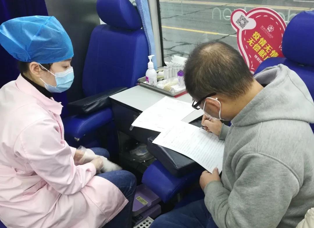 爱心献血,温暖中国,湖南万达在行动!