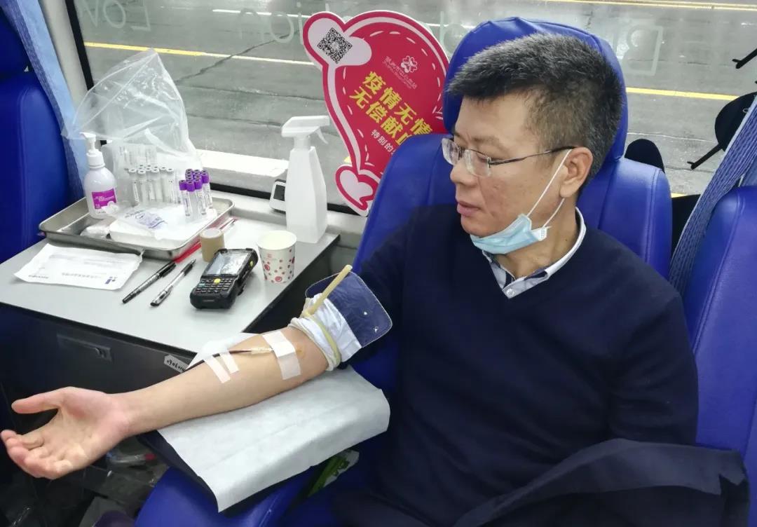 爱心献血,温暖中国,湖南万达在行动!