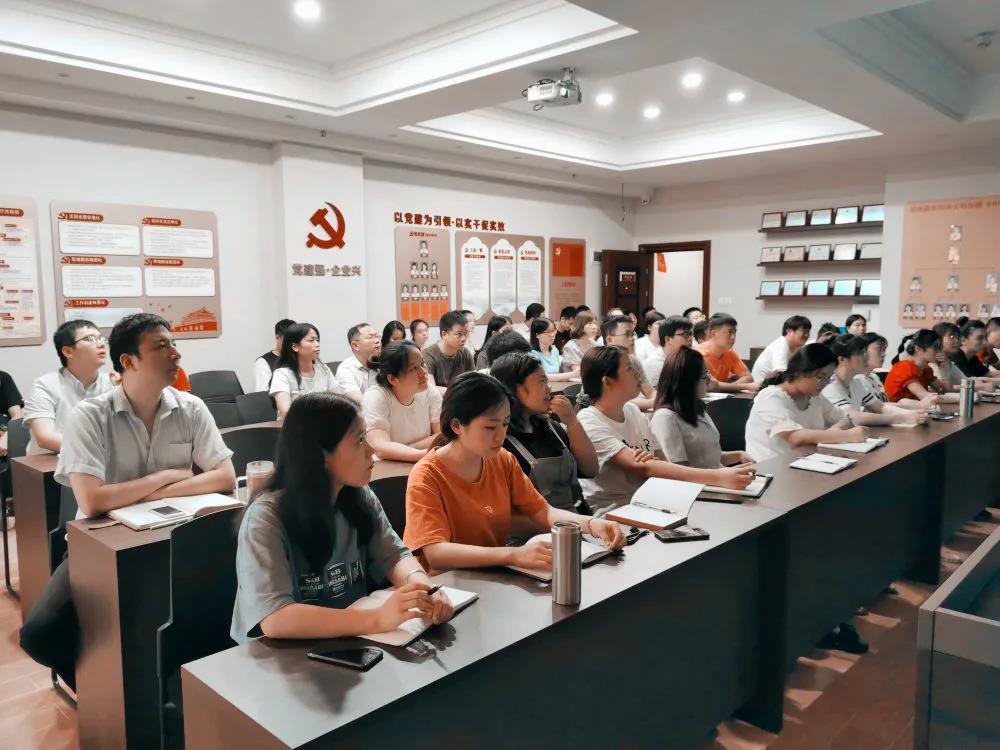 热烈庆祝建党99周年,湖南万达组织全体骨干召开“不忘初心、牢记使命”主题教育活动